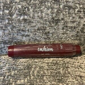 Revlon kiss cushion lip tint, wine trip. New/Sealed.‎